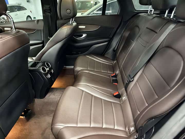 Photo 6 - Mercedes-Benz GLC-Class