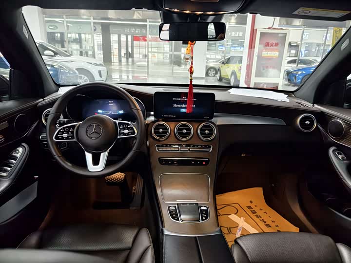 Photo 7 - Mercedes-Benz GLC-Class