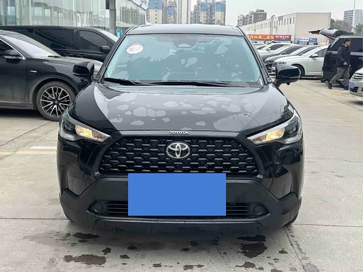 Photo 2 - Toyota Corolla Cross