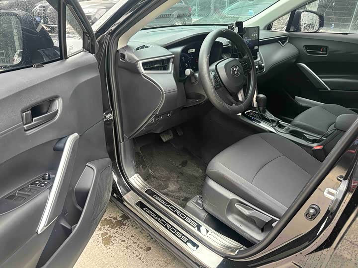 Photo 4 - Toyota Corolla Cross