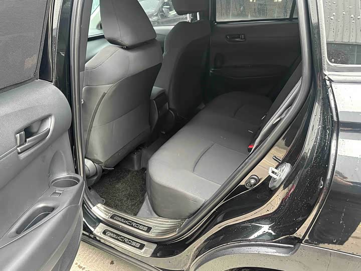 Photo 6 - Toyota Corolla Cross