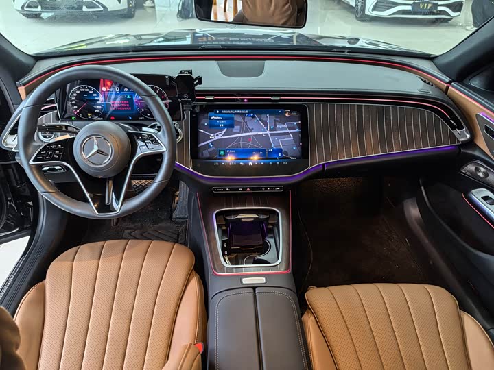 Photo 7 - Mercedes-Benz E-Class