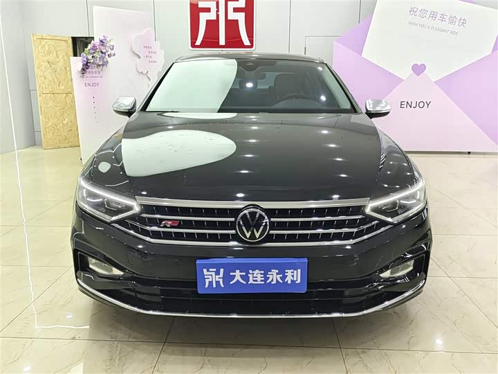 Photo 2 - Volkswagen Magotan