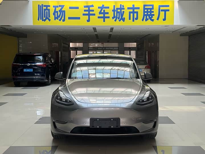 Photo 2 - Tesla Model Y