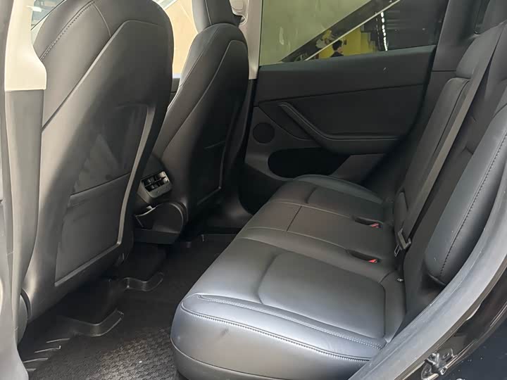 Photo 5 - Tesla Model Y