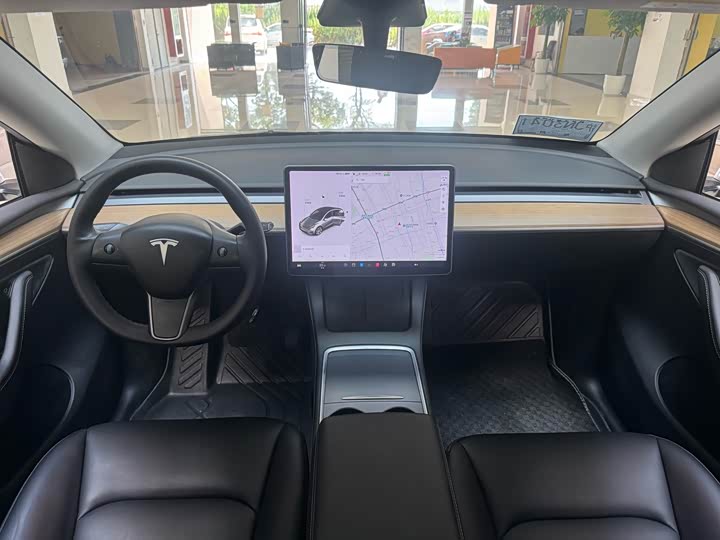 Photo 6 - Tesla Model Y