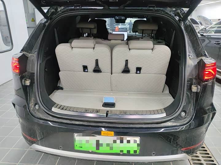 Фото 5 - BYD Tang Hybrid/EV