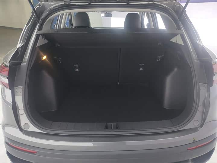 Фото 4 - Geely Coolray