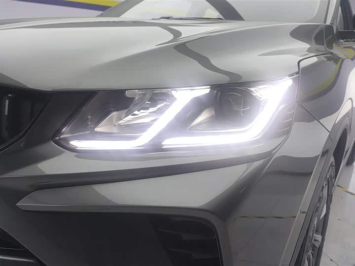 Фото 5 - Geely Coolray