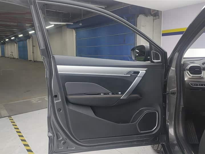 Фото 7 - Geely Coolray