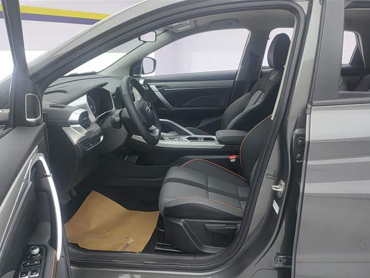 Фото 9 - Geely Coolray