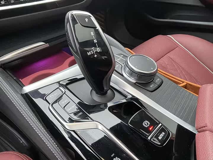 Фото 6 - BMW 5 Series