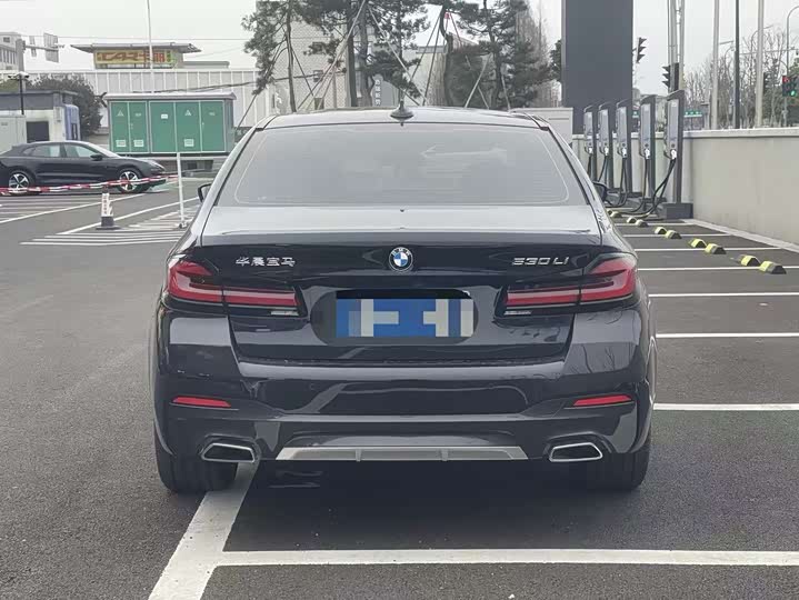 Фото 8 - BMW 5 Series