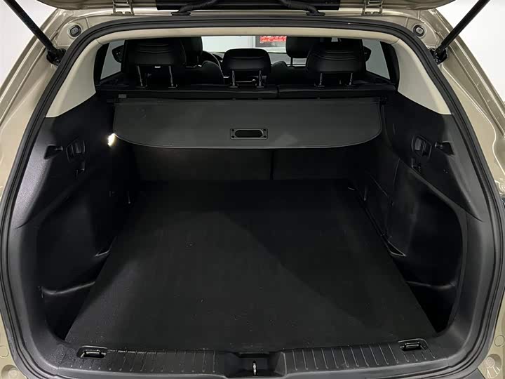 Photo 7 - Mazda CX-50