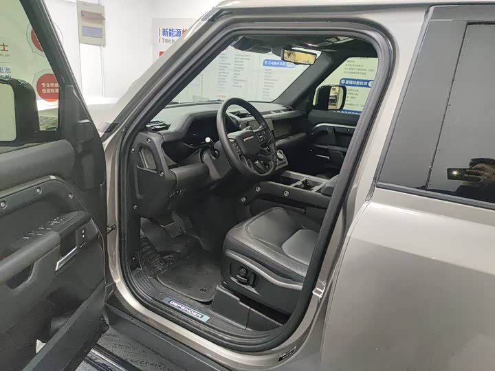 Фото 7 - Land Rover Defender