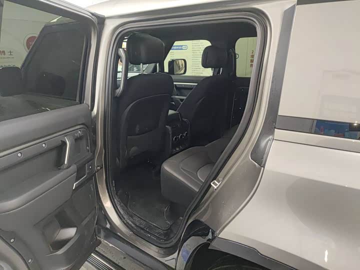 Фото 8 - Land Rover Defender