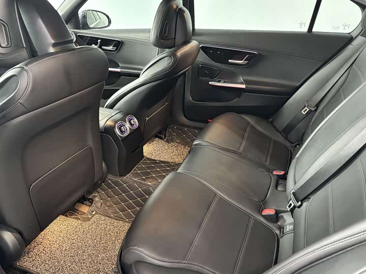 Фото 9 - Mercedes-Benz C-Class