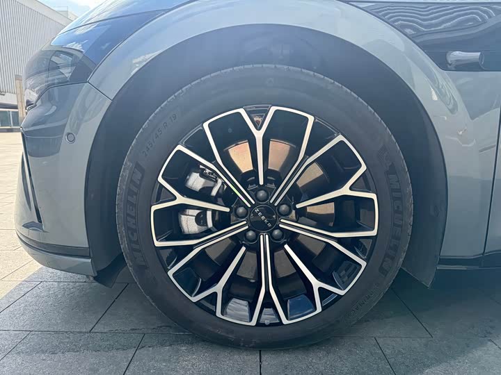 Фото 4 - Zeekr 007 GT