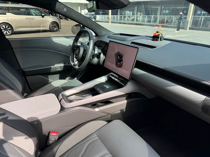 Фото 9 - Zeekr 007 GT