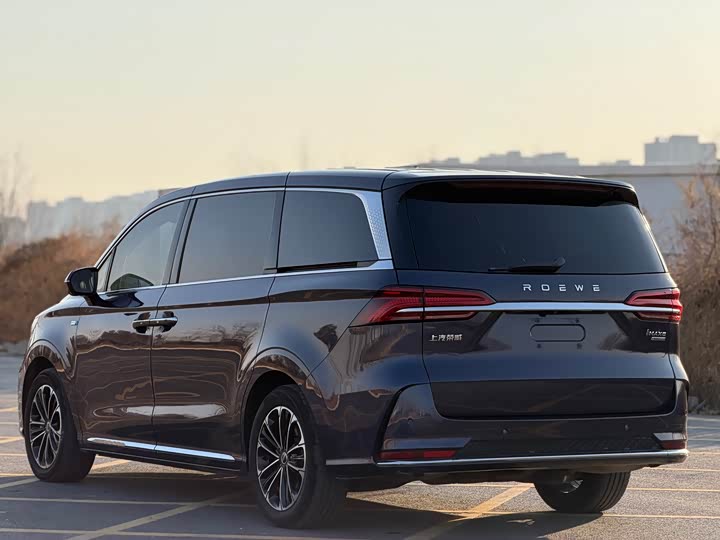 Фото 8 - Roewe iMax 8