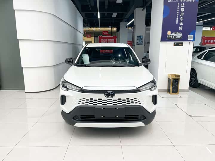 Photo 2 - Toyota Corolla Cross