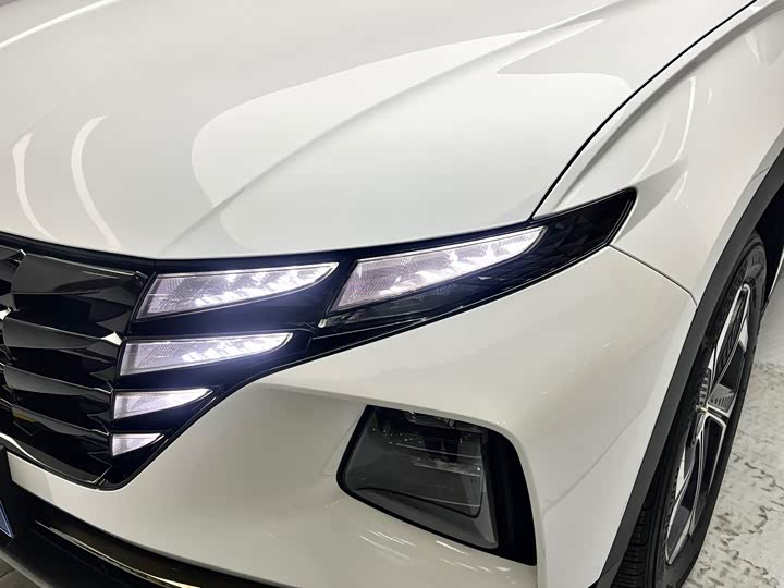 Photo 5 - Hyundai Tucson L