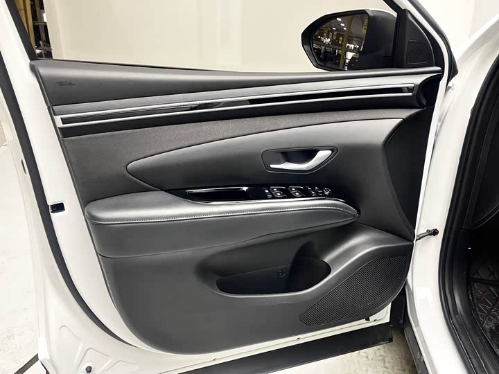 Photo 8 - Hyundai Tucson L