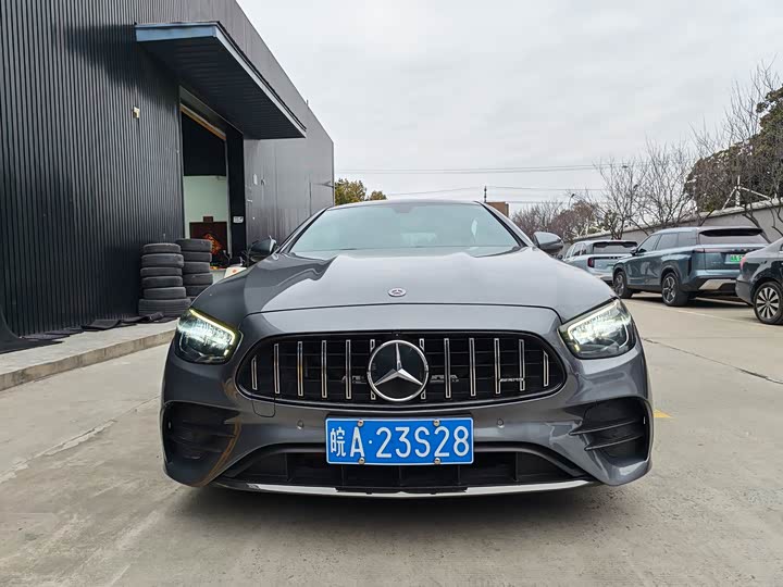 Фото 2 - Mercedes-Benz E-Class