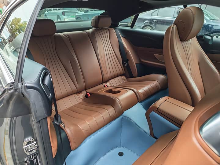 Фото 7 - Mercedes-Benz E-Class