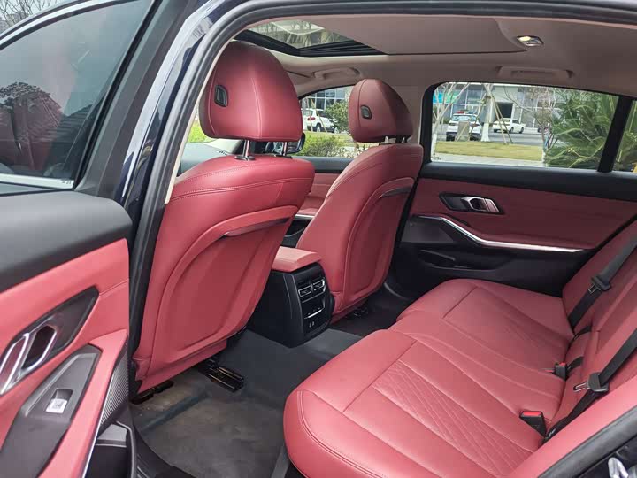 Photo 6 - BMW 3 Series