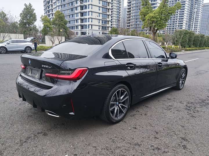 Photo 8 - BMW 3 Series