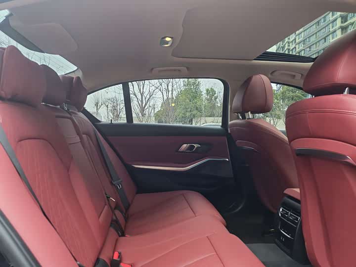 Photo 9 - BMW 3 Series