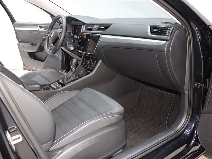 Фото 8 - Skoda Superb