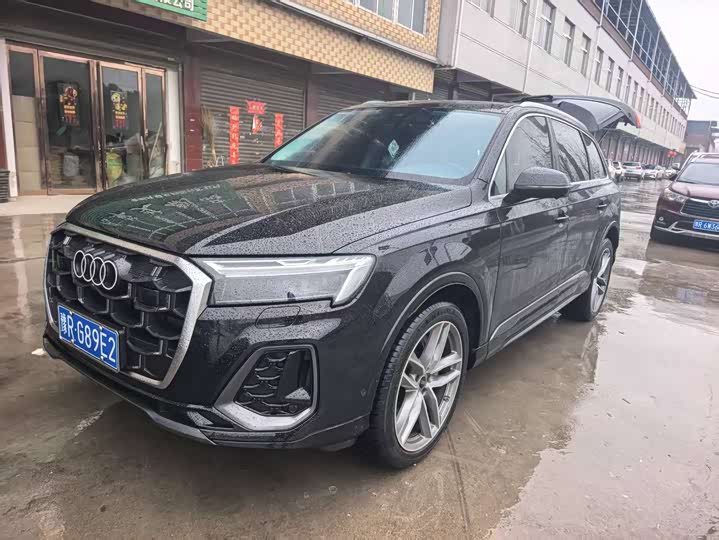 Фото 2 - Audi Q7