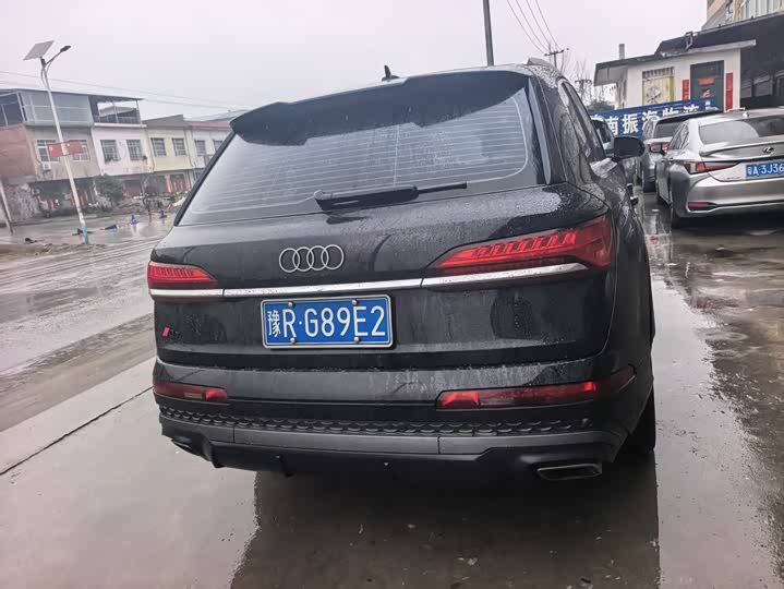 Фото 3 - Audi Q7