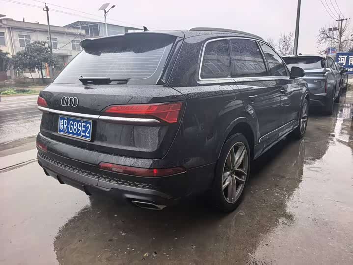 Фото 6 - Audi Q7