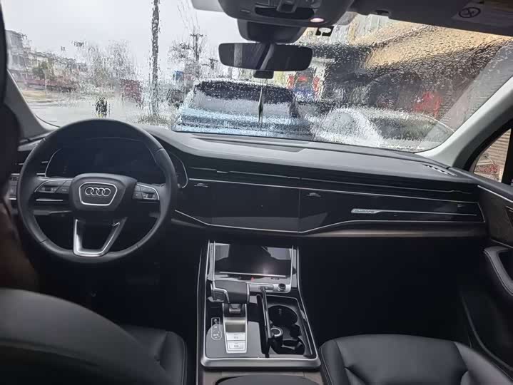 Фото 9 - Audi Q7