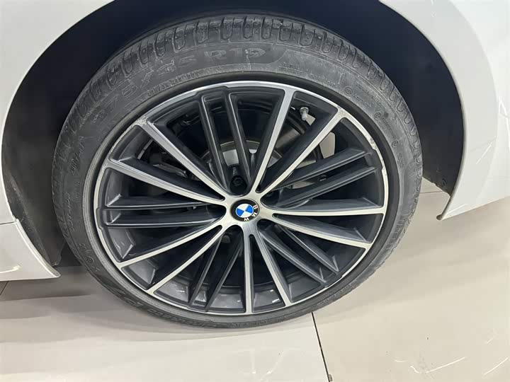 Фото 2 - BMW 5 Series