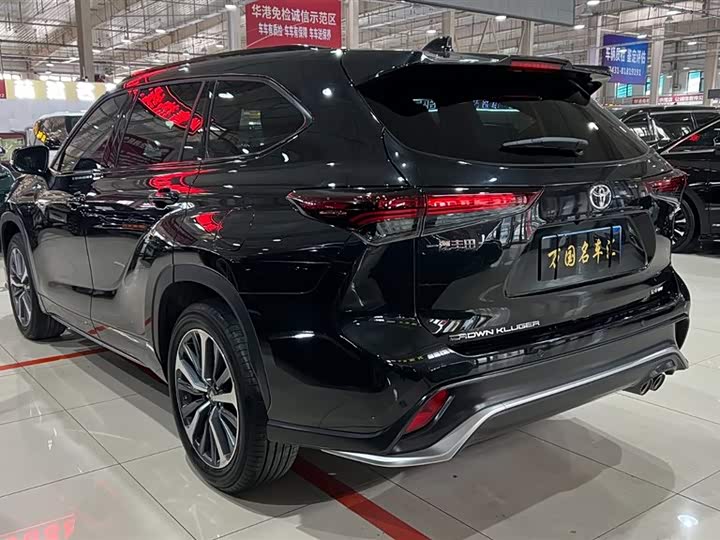 Photo 5 - Toyota Crown Kluger