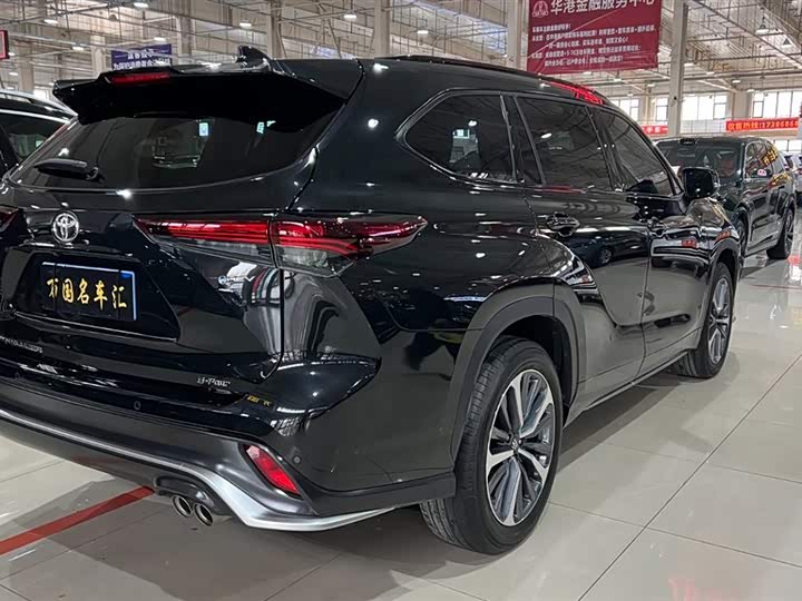 Photo 6 - Toyota Crown Kluger