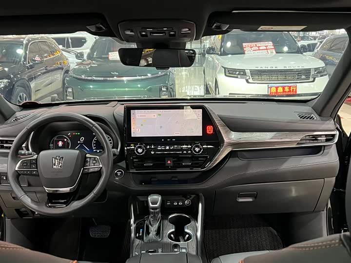 Photo 7 - Toyota Crown Kluger