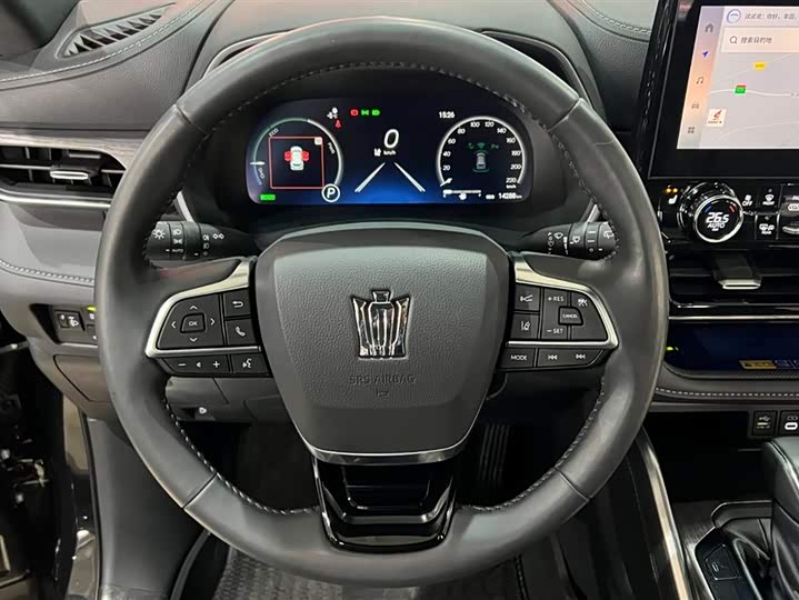 Photo 8 - Toyota Crown Kluger