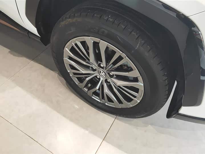 Photo 6 - Toyota Wildlander