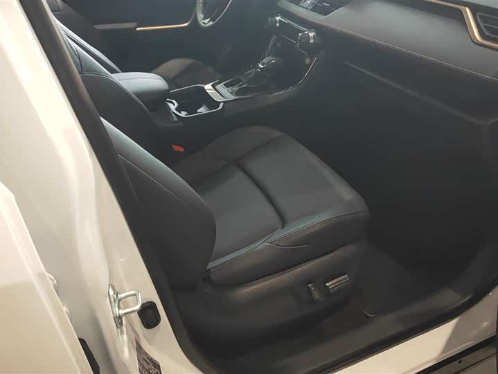 Photo 8 - Toyota Wildlander