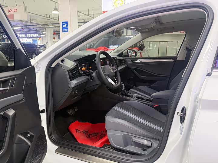 Фото 7 - Volkswagen Sagitar L