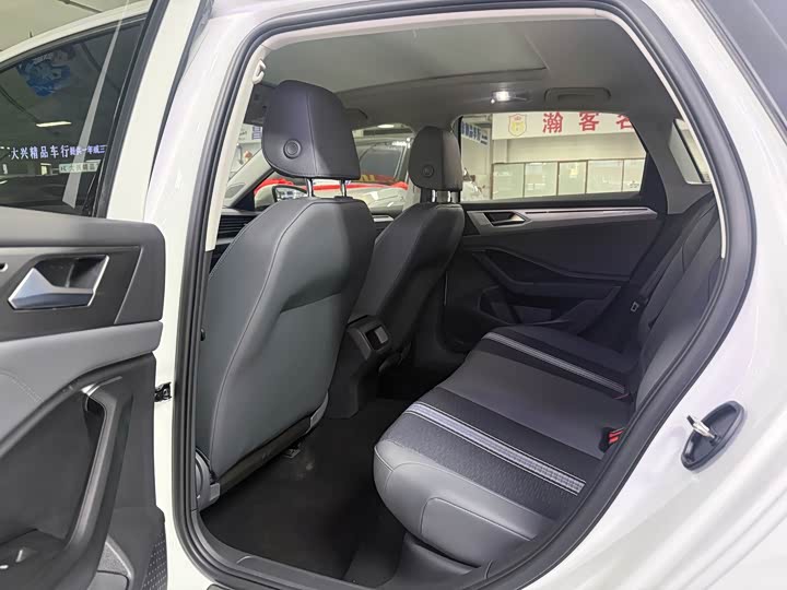 Фото 9 - Volkswagen Sagitar L