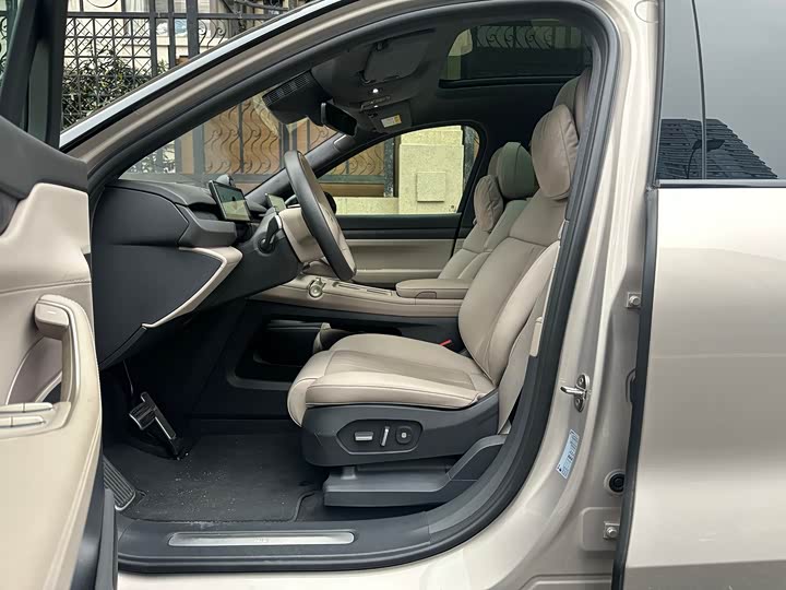 Фото 4 - Nio ES8