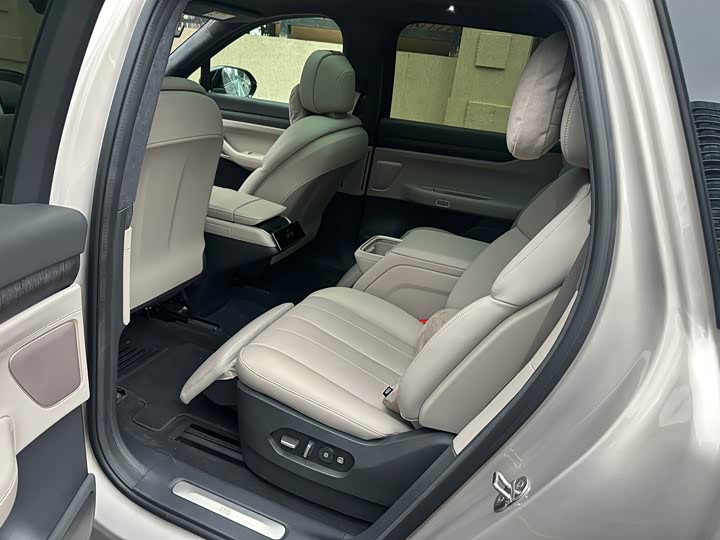 Фото 6 - Nio ES8