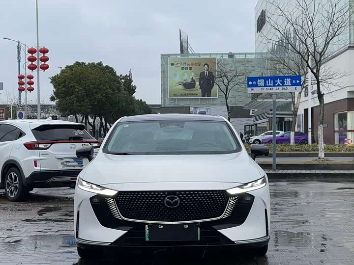 Photo 2 - Mazda EZ-6