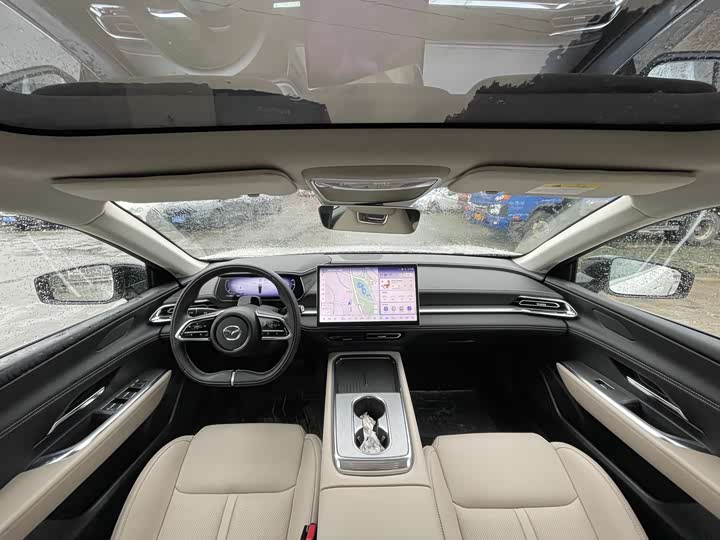 Photo 6 - Mazda EZ-6